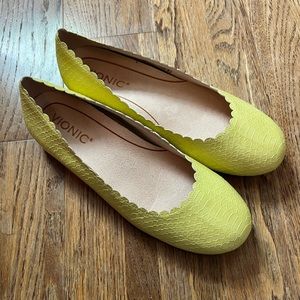Vionic Yellow Scalloped Flats